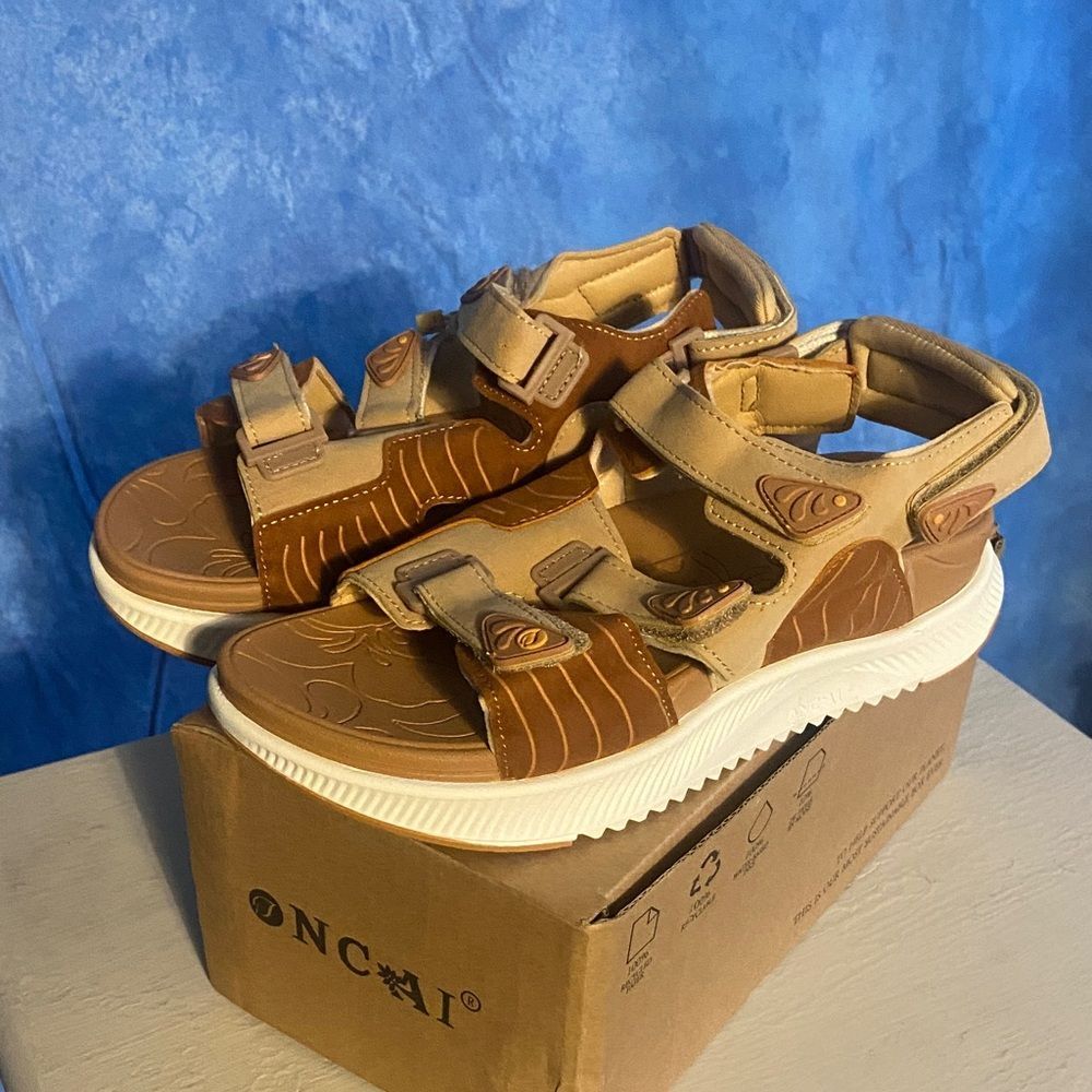 Velcro Sandals - Brown and Tan, sz 9, SL2-129s006